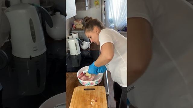 МАРИНУЮ КУРИЦУ ДЛЯ ГРИЛЯ смотреть онлайн