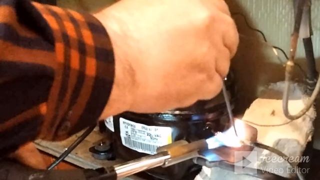 Ремонт холодильника stinol работал 26 лет. Замена компрессора смотреть онлайн