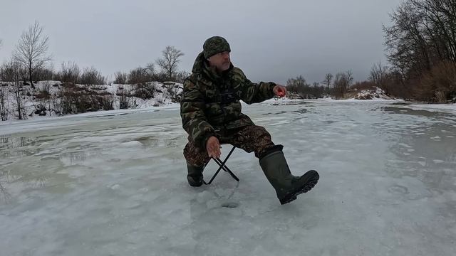 Рыбалка в оттепель 13 февраля 2024 ! С каждым часом рыб больше! смотреть онлайн