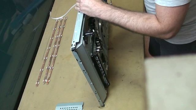 Замена подсветки на телевизоре LG 32ln570 (часть 2) смотреть онлайн