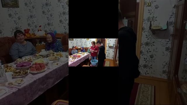 поздравление с вручением шуточных подарков смотреть онлайн