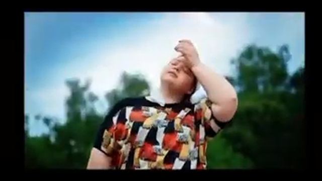 Песня На даче дачница в огурцах корячиться