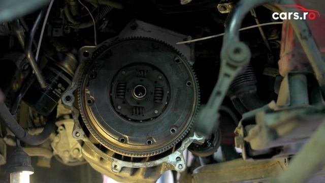 CUM ITI DAI SEAMA CA AI O CUTIE DE VITEZE DEFECTA? смотреть онлайн