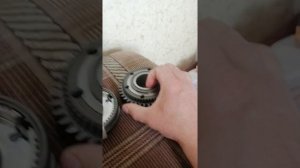 Про шестерню с муфтой шестой передачи KIA BONGO 3 2012 года