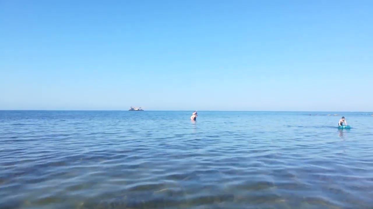 Прозрачная вода в черном море без людей. Дивноморске 2025 смотреть онлайн