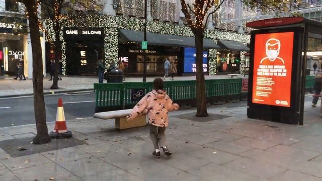 Уроки английского из рождественского Лондона. (Британский английский от детей билингвов.) смотреть онлайн