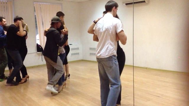 Kizomba в школе танцев "Держи Ритм" смотреть онлайн