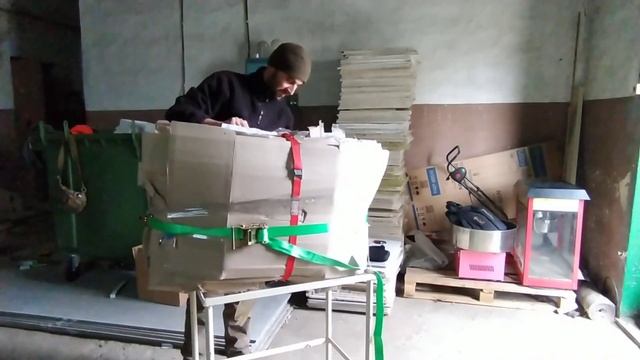 Уплотняем макулатуру БЕЗ ПРЕССА для хранения и перевозки. смотреть онлайн