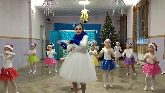 Хореографический ансамбль "Крымские Зори" танец "Снеговик 2021" ,младшая группа смотреть онлайн