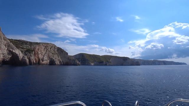 Бухта Навагио - главная локация Закинфа: тур вокруг острова на корабле смотреть онлайн