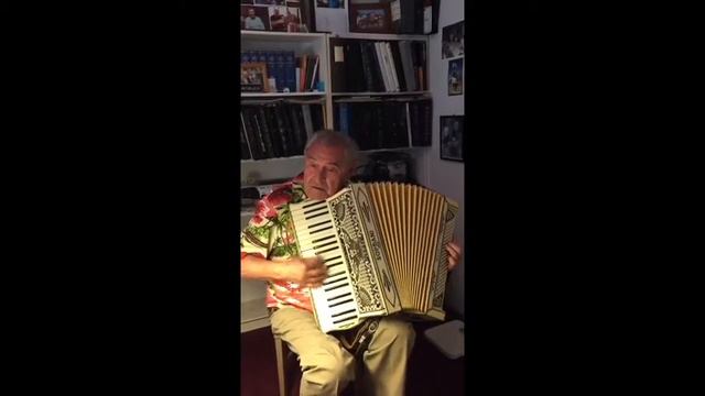 Mr. Jacklich plays Twilight Time (Vintage Soprani Napoli Accordion) смотреть онлайн