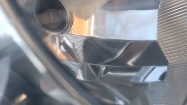 Замена лампочки ближнего света Ауди а3 8р (галоген)