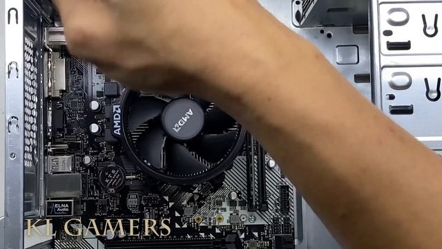 AMD Ryzen 3 3200G ASRock A320M-HDV R4.0 Kingston DDR4 Verbatim SSD DVD-RW Budget Desktop Build 2020 смотреть онлайн
