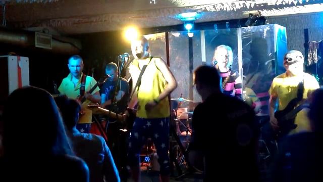 Гадоны - Работа (2015, май) смотреть онлайн