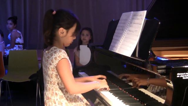 Little Piano School смотреть онлайн