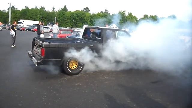 Резина жжёт! смотреть онлайн