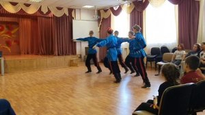 Казачий танец с шашками. Танцевальный ансамбль "Юность" г.Жуковский  Балетмейстер Сорвачев А.А.