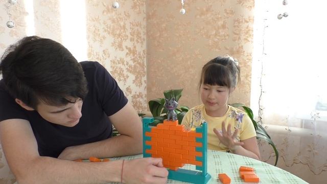 Челлендж "НЕ УРОНИ КОТА" ? Семейная игра "Кот на крыше"? на канале "Ангел Евгеша". смотреть онлайн