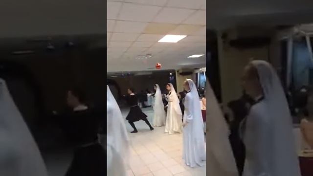 Грузинский танец - группа Яшлар смотреть онлайн