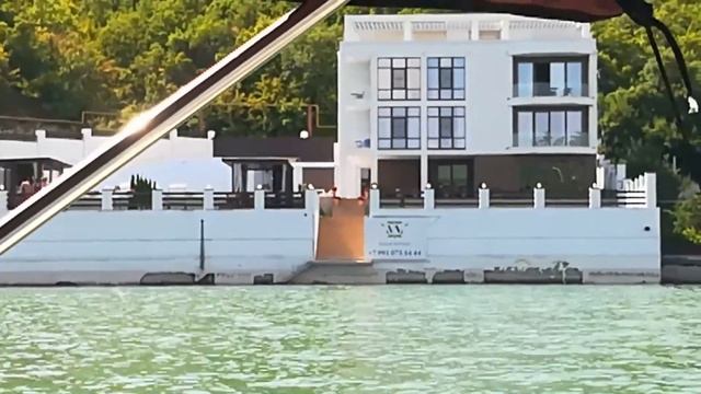 Красоты озера Абрау - Дюрсо ! Завод шампань - фирменный магазин ! Великолепие скал - камней ! смотреть онлайн