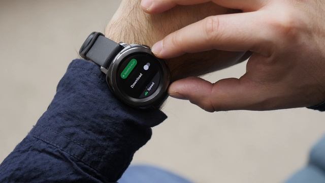 Samsung Gear Sport review: stylish, sleek, seriously waterproof smartwatch смотреть онлайн