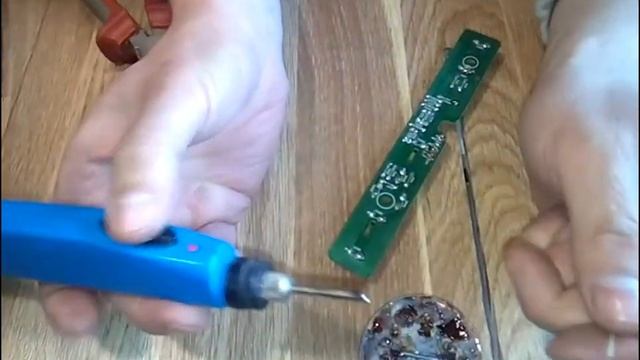 Аккумуляторный паяльник. Rechargeable soldering iron. смотреть онлайн