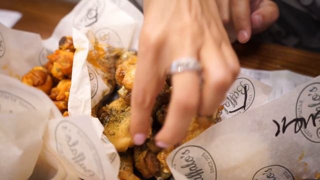 PRosto Патруль. Обзор заведения Buffalos на Центральном рынке. Конкурент Курочки от Куценко?;) смотреть онлайн