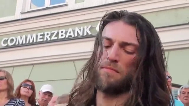 Гитара в руках виртуоза,волшебника (зачёт) пример и подрожание новичкам в пример