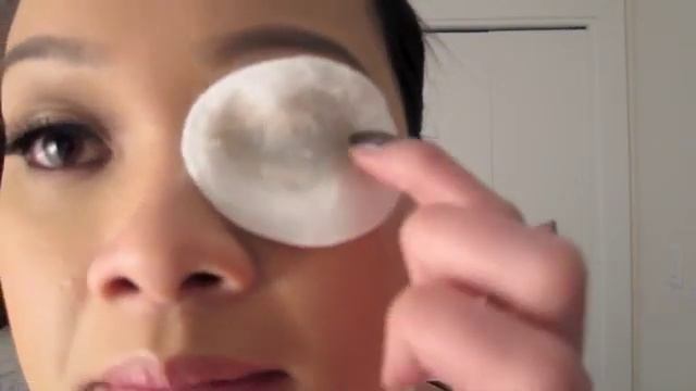 Bioderma Solution Micellaire H20 Sensibio- How to remove heavy eye make up смотреть онлайн