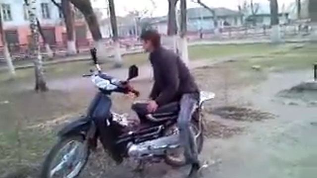 Прикол с мопедом смотреть онлайн