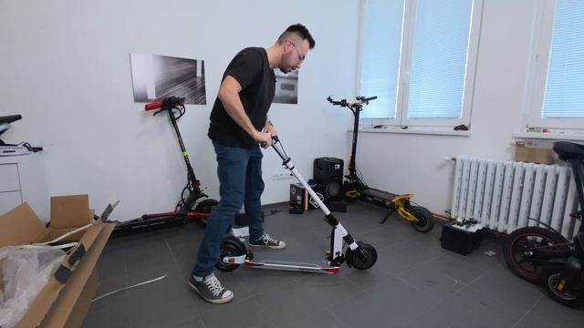 E-twow GT Sport - mini koloběžka, co letí přes 40km/h ?. Unboxing. смотреть онлайн