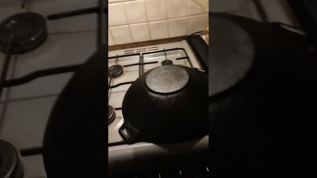 Как подготовить новую чугунную посуду к приготовлению пищи смотреть онлайн