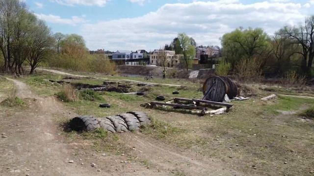 Покатушки на трассе для эндуро-кросса в Подмосковье на Пахре. смотреть онлайн