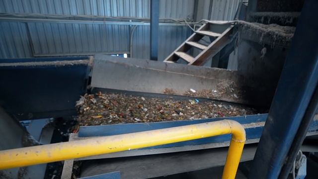 Роботы и Нейронные сети для сортировки Бытового мусора | СпецТранс №1 смотреть онлайн