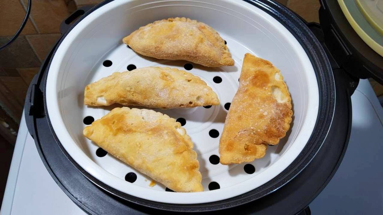 Как разогреть чебуреки в мультиварке смотреть онлайн