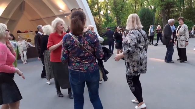 А МНЕ ТАК ХОЧЕТСЯ С ТОБОЙ! ТАНЦЫ ХАРЬКОВ СЧАСТЛИВЫЕ МОМЕНТЫ смотреть онлайн