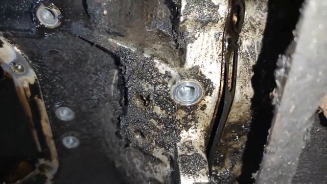 Mazda premacy 1.8 Как снять поддон-плиту? смотреть онлайн