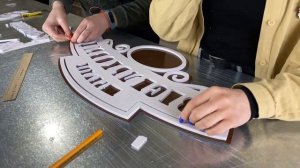 Изготовление самой прочной объёмной адресной таблички из пластика и композита от компании Рекламир.