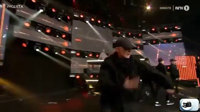 Попробуйте слушать музыку в наушниках 3D muzon смотреть онлайн