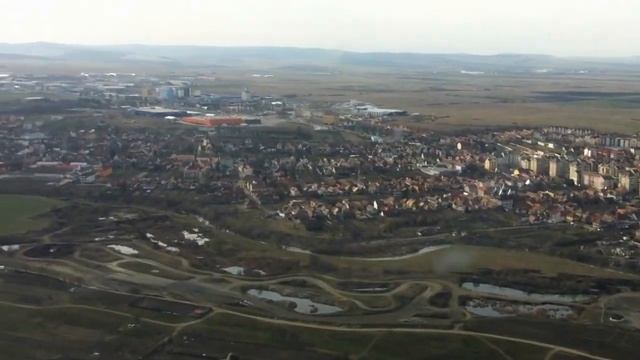 B-737NG landing Rwy.27 at LRSB/SBZ (Sibiu/Romania) смотреть онлайн