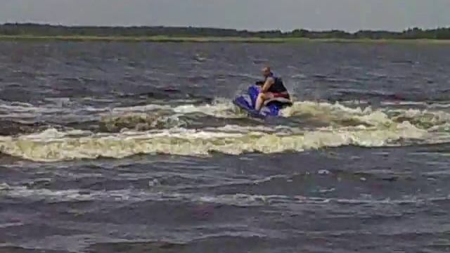 покатушки на водном мотоцыкле Yamaha смотреть онлайн