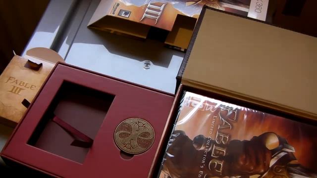 Fable 3 Collectors Edition Unboxing смотреть онлайн
