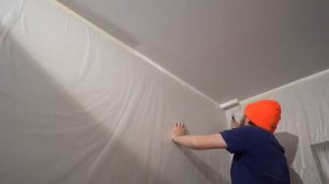 Иван Кувшинов  и Илья Корчуганов сняли видео, про то, как идеально покрасить потолок!