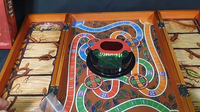 Unboxing: Jumanji: The board Game in a real Wooden Case! смотреть онлайн