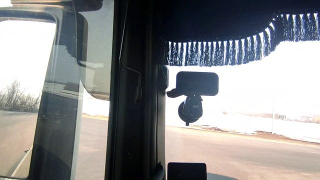 заканчиваю вахту, пошел снег, пробил колесо на бочке, рейс на Белгород смотреть онлайн