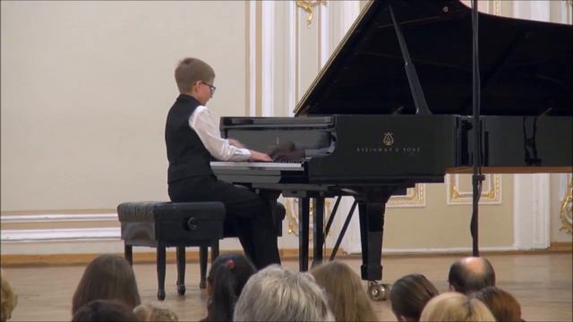Alexander Denisov plays Schumann-Liszt "Widmung" смотреть онлайн