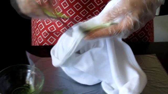 Как удалить старые пятна от пота и дезодоранта на одежде 2 смотреть онлайн