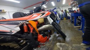 Замена масла в 2т Эндуро мотоцикле/Oil change in 2stroke enduro motorcycle/Beta300rr