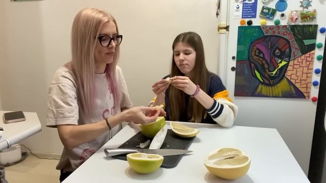 Помело vs Свити. Моя слепота. Контроль уроков. Маникюр БЕДНОЙ Вике. смотреть онлайн