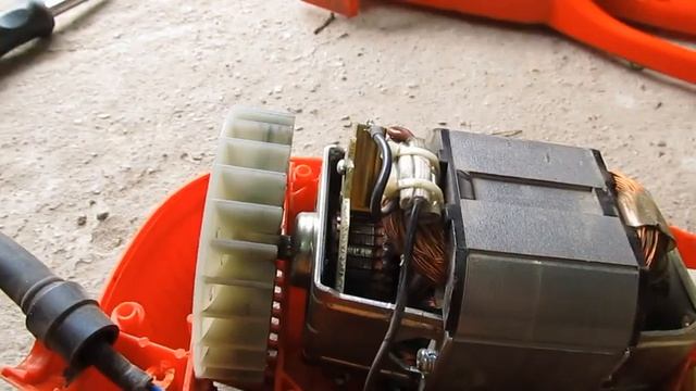 Самостоятельная замена щеток в электрическом триммере смотреть онлайн